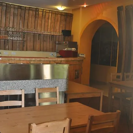 Europa Hostel *