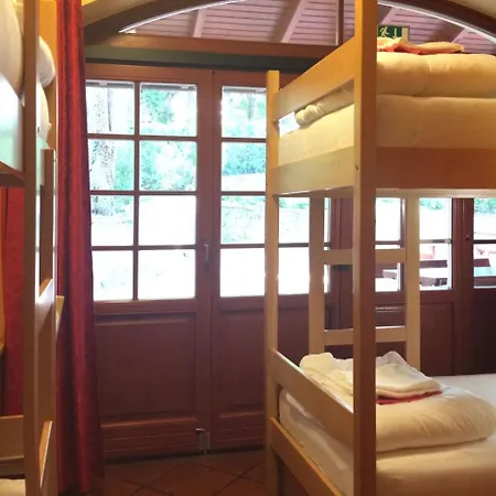 Europa Hostel *