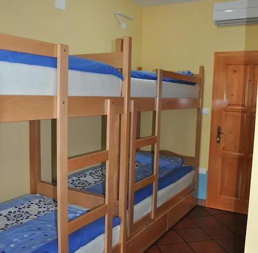Europa Hostel *
