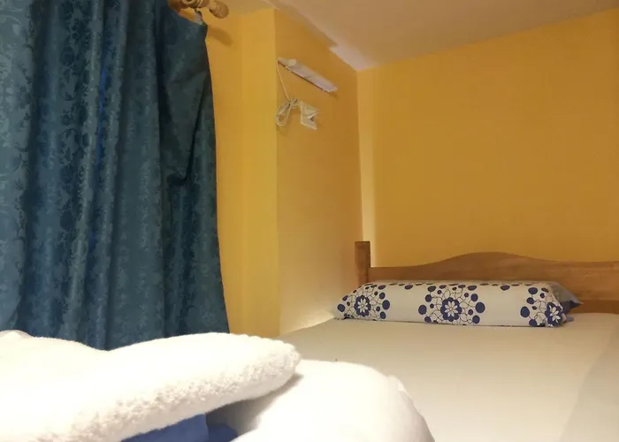 بيت شباب Europa *