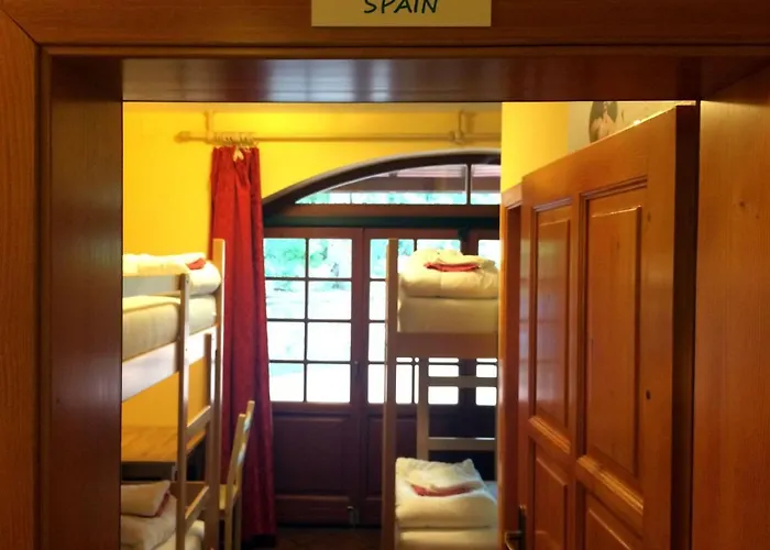 بيت شباب Europa